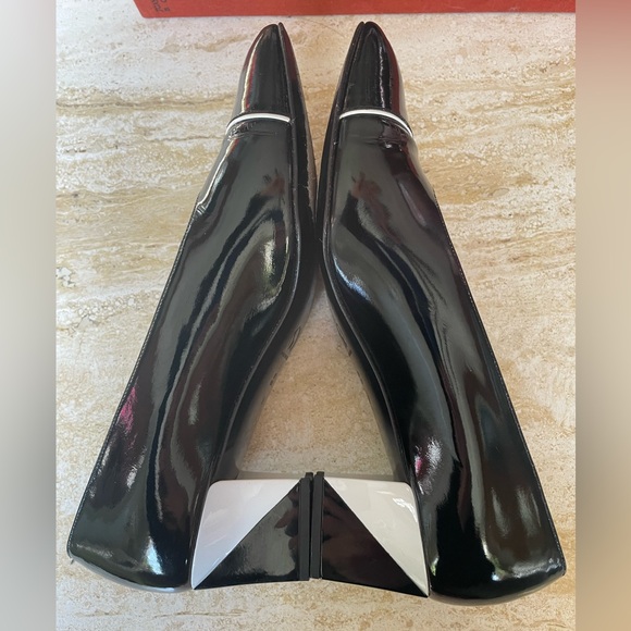 St. John Black White Patent Leather Pump - Picture 7 of 12